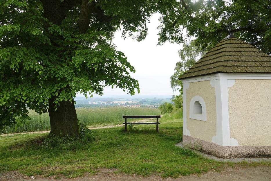 Baldov - lavička u kapličky, foto Jane Fainová, 2020